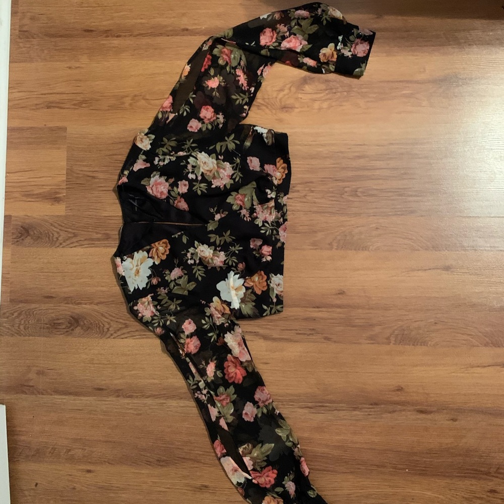 Top - Picture 2 of 4